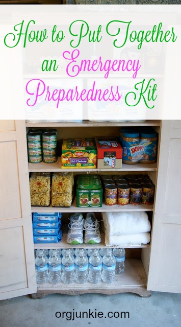 How to Put Together an Emergency Preparedness Kit at I'm an Organizing Junkie blog