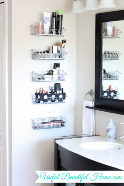 inexpensive and vertical organization in the bathroom