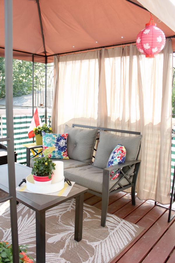 How to Create a Private & Cozy Deck Oasis for Summer