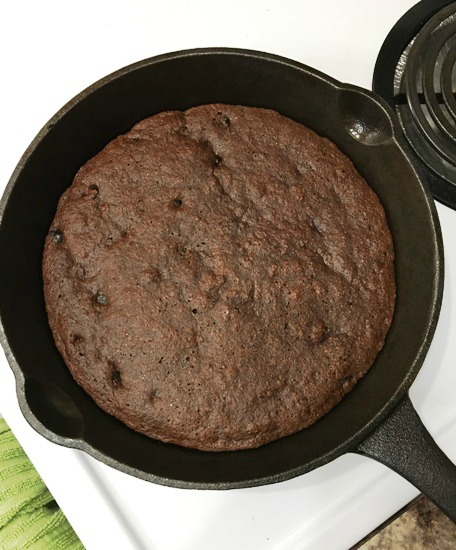 Paleo Chocolate Brownie Skillet Cake