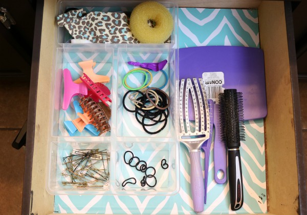 Bathroom Drawer Organizing: Hair Accessories at I'm an Organizing Junkie blog