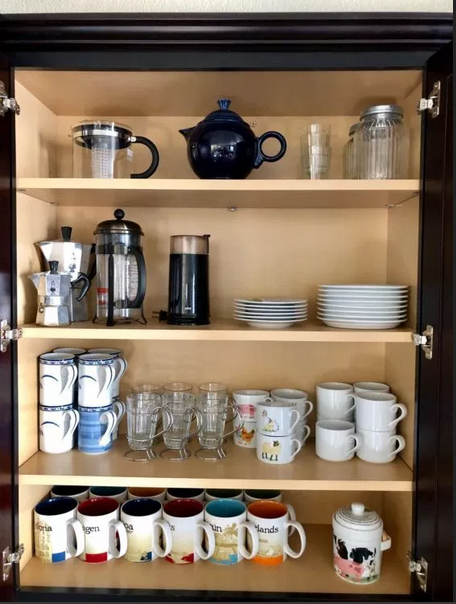 Small Organized Spaces: How to Organize a Kitchen Drink Station at I'm an Organizing Junkie blog