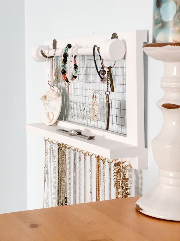 Small Organized Spaces: Jewelry Organizer