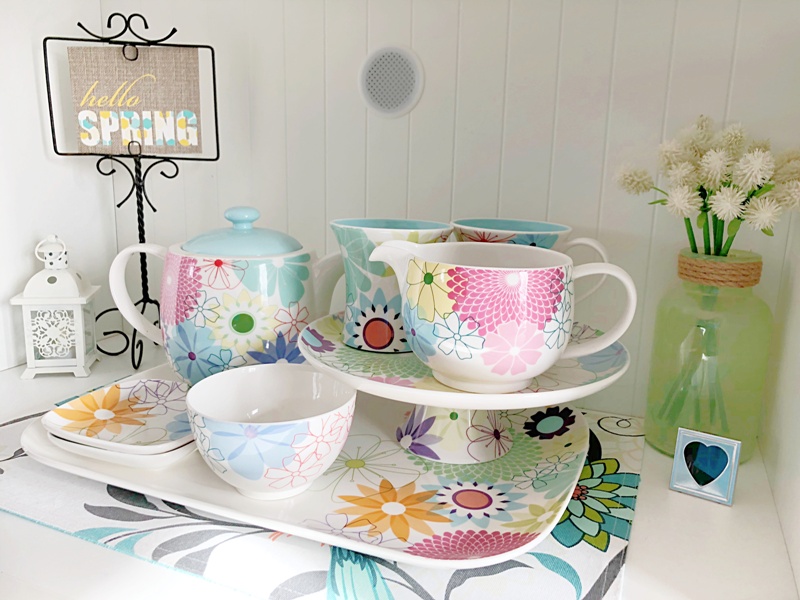 organizing your home ~crazy daisy dishes
